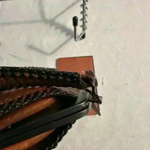 1920s leather embossed design purse. - Picture 13 of 13